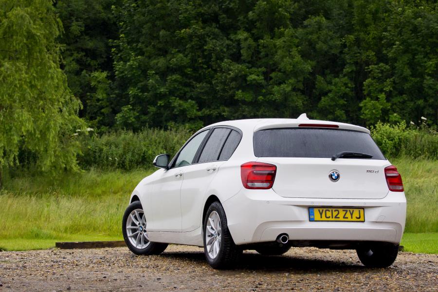  BMW 116d Urban Line 5-Door (F20) 2012 года  (UK) (фото 7 из 9)
